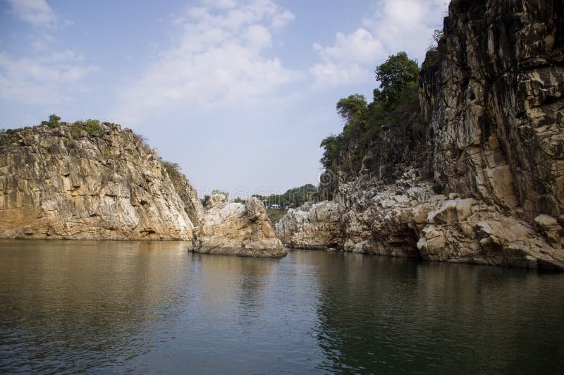 Bhopal ⇄ Jabalpur & Marble Rocks Family Bundle